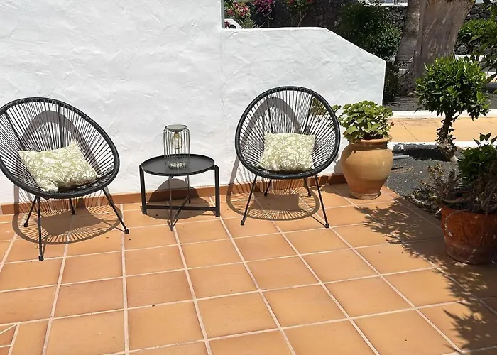 Casa Mo, 2 Bedroom Close To The Daire Puerto del Carmen (Lanzarote)
