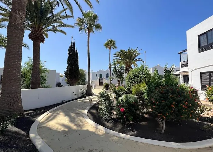 Casa Mo, 2 Bedroom Close To The Apartment Puerto del Carmen (Lanzarote)